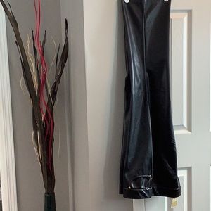MICHAEL KORS  Black. PLEATHER PANTS.  NWT